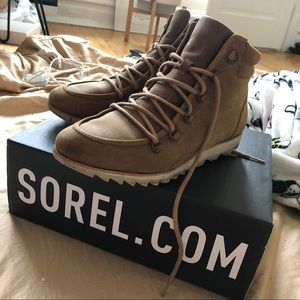 SOLD! SOREL boots